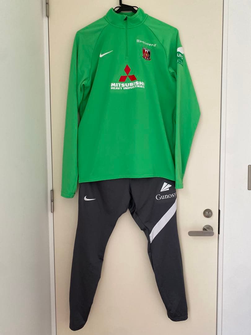 浦和レッズ　練習着上下　支給品　ソックス付