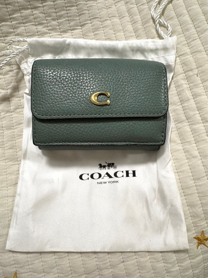 グリーンレザー 三つ折り財布 Cロゴ　COACH コーチ 折り財布