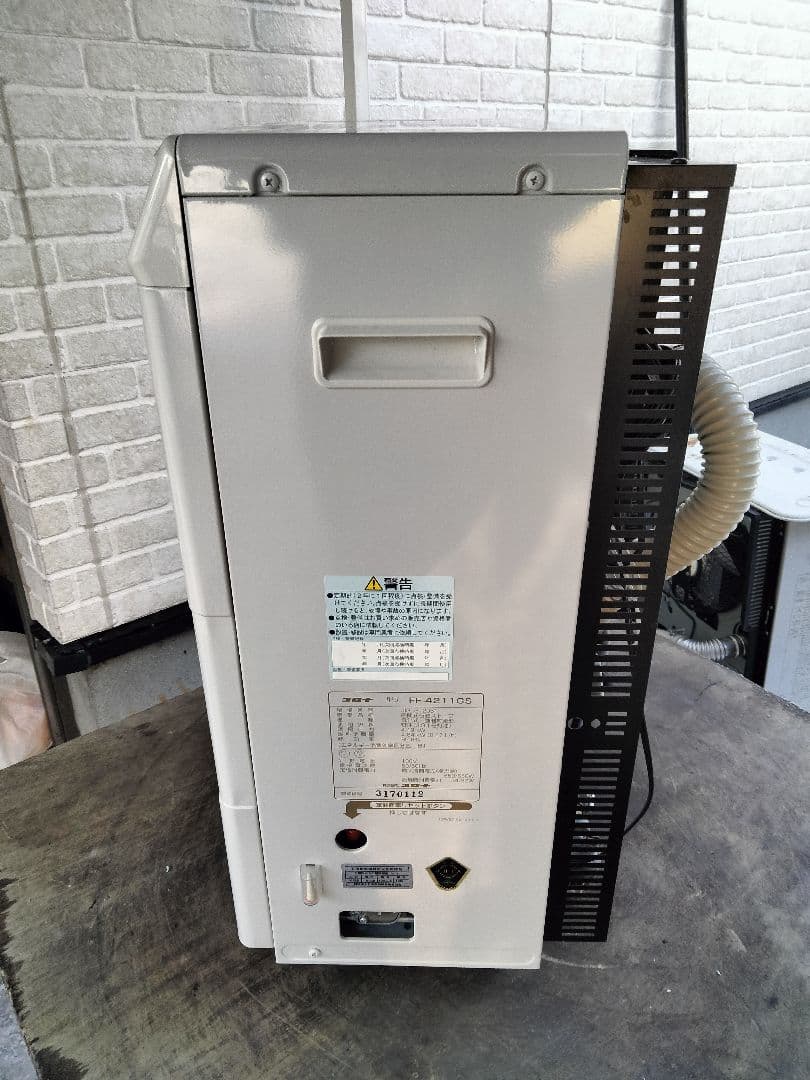 札幌発コロナFF温風石油ストーブ！品番「FF‐4211GS」2011年式中古品③