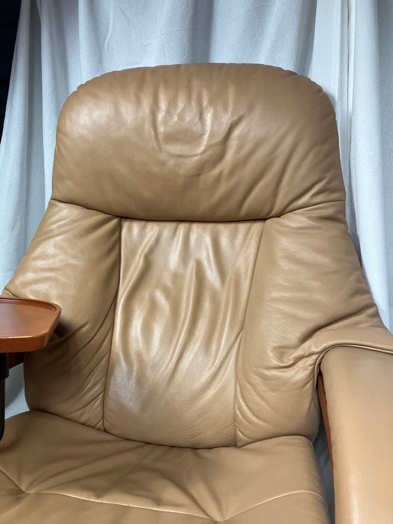 Hjellegjerde イエリアーダ社　本革リクライニングチェア