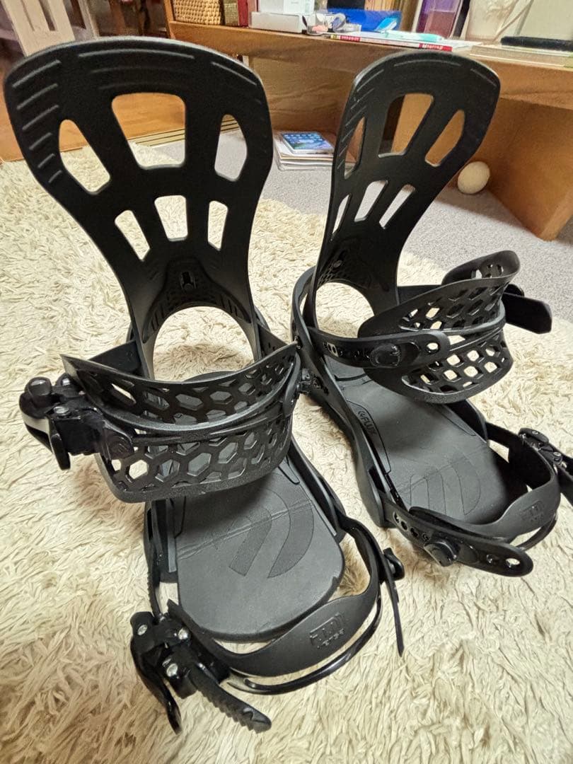 値下げ‼️FLUX BINDINGS EM ブラック Mサイズ