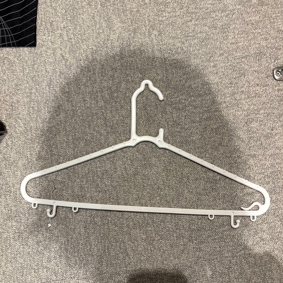 ホワイトプラスチックハンガー