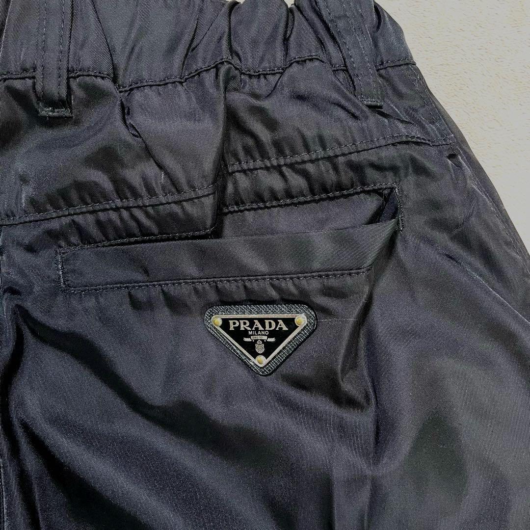 PRADA Re-Nylon 三角ロゴプレート　ボトムス　黒　46