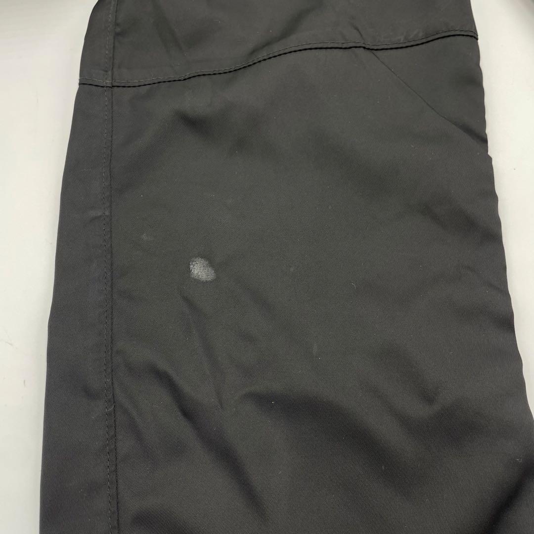 PRADA Re-Nylon 三角ロゴプレート　ボトムス　黒　46