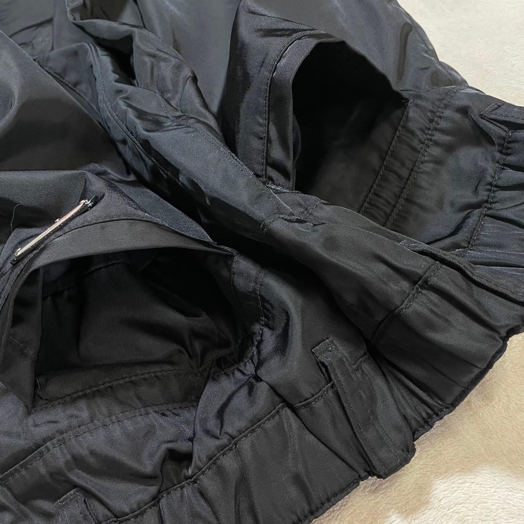 PRADA Re-Nylon 三角ロゴプレート　ボトムス　黒　46