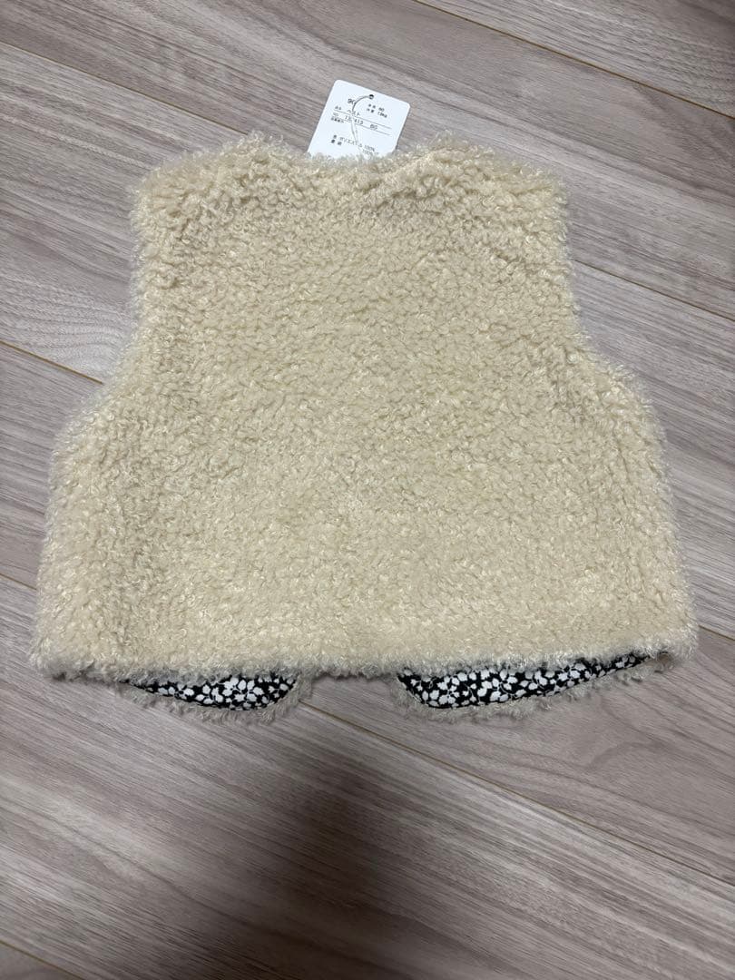 【11/20までの出品】新品★新作★今期★完売　ファミリア　ボア　ベスト　90