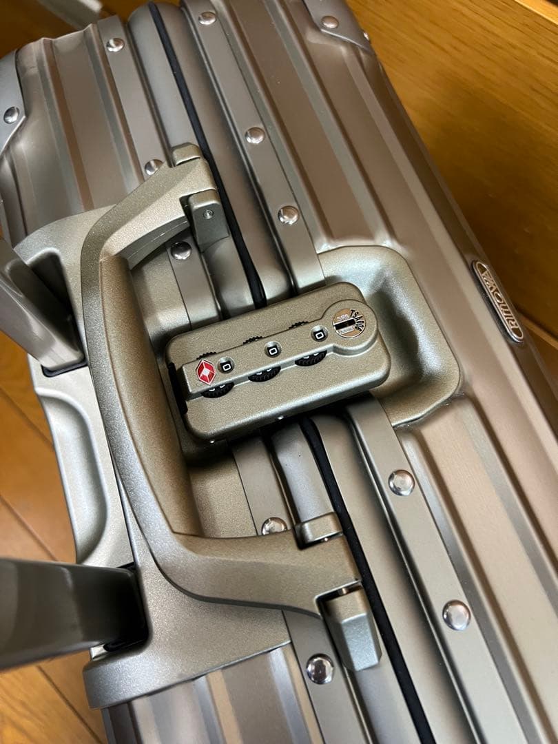 リモワ Business Multiwheel 4輪