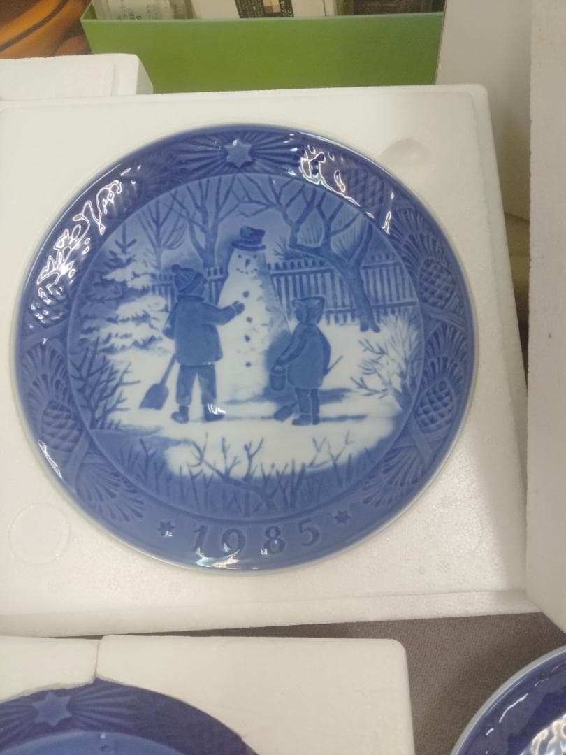 み*ん様 1981年製〜2004年イヤー陶器プレート20枚