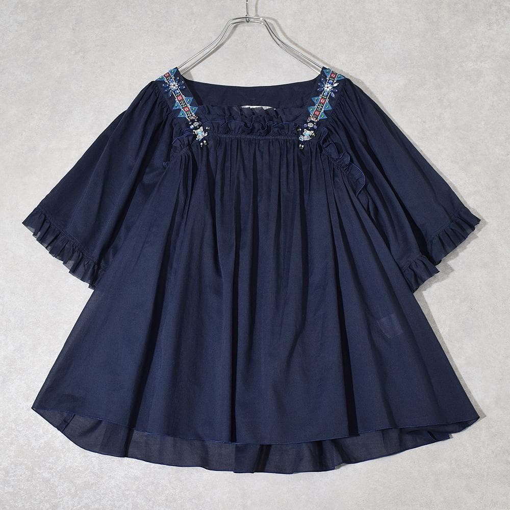 アルベロベロ OLLEBOREBLA ぶたさん ビーズ装飾 綿ローン ブラウス