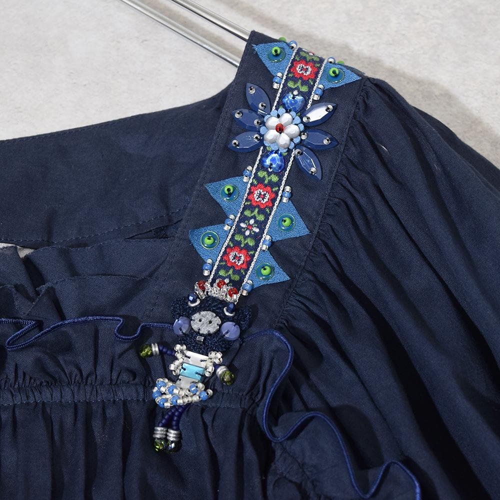 アルベロベロ OLLEBOREBLA ぶたさん ビーズ装飾 綿ローン ブラウス