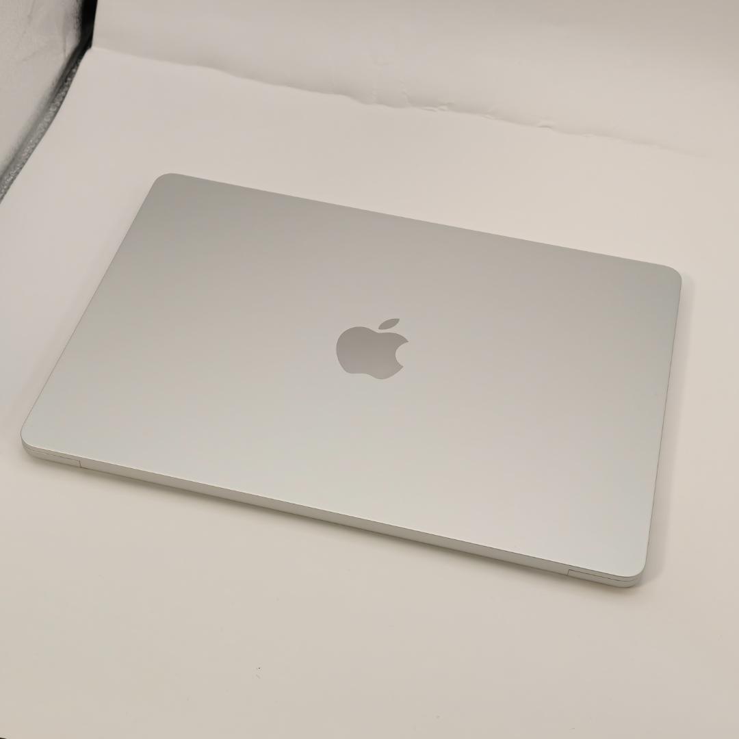 美品 M2 MacBook Air 8GB256GB バッテリ94% 付属品完備