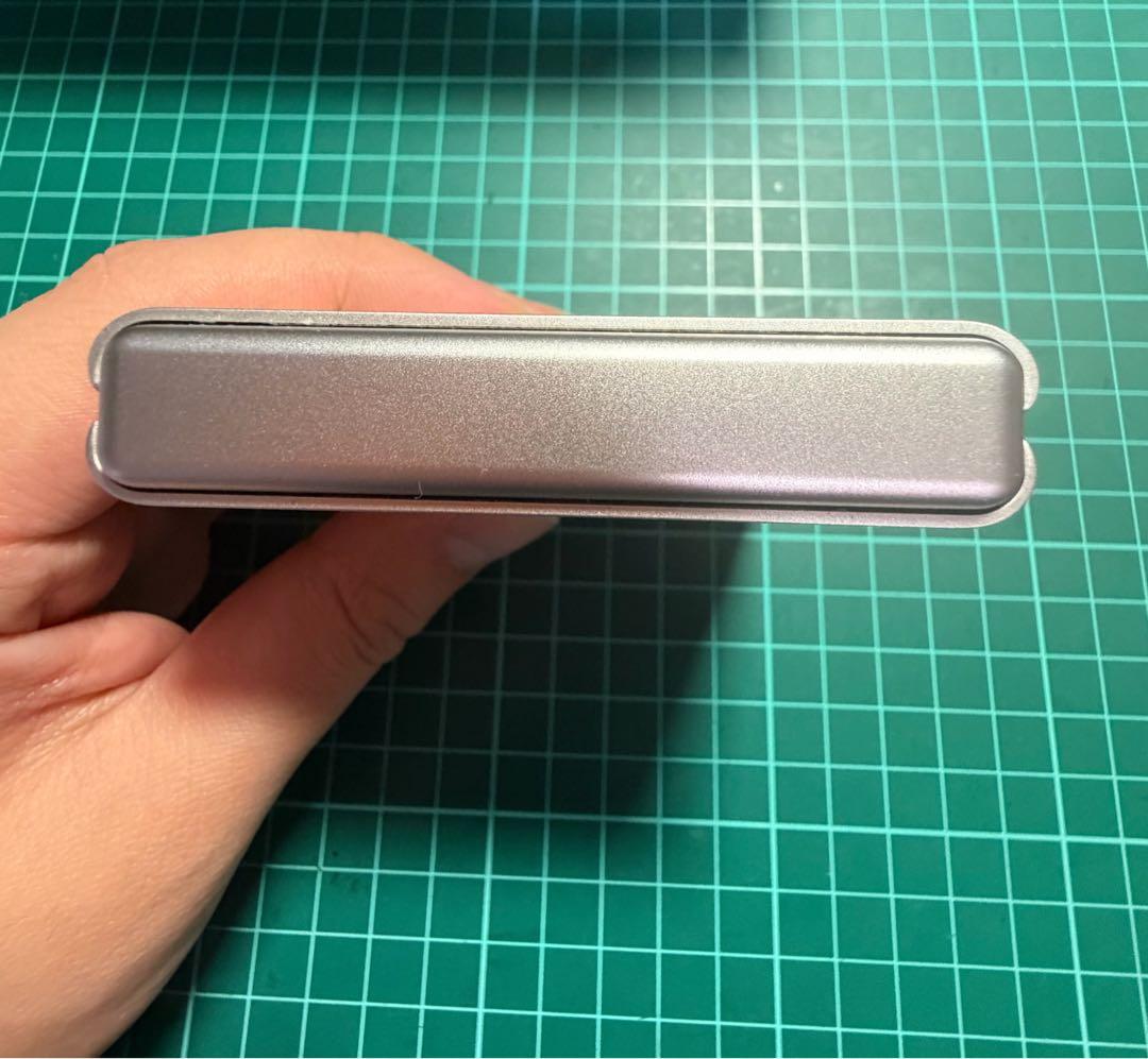 G*G様 Motorola　Razer40　使用感あり　256GB バニラクリー