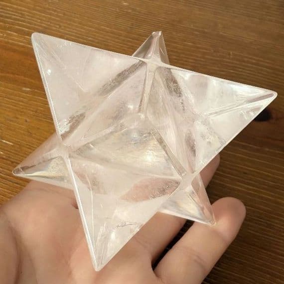 欠け有り　大きいサイズ 水晶 マカバスター