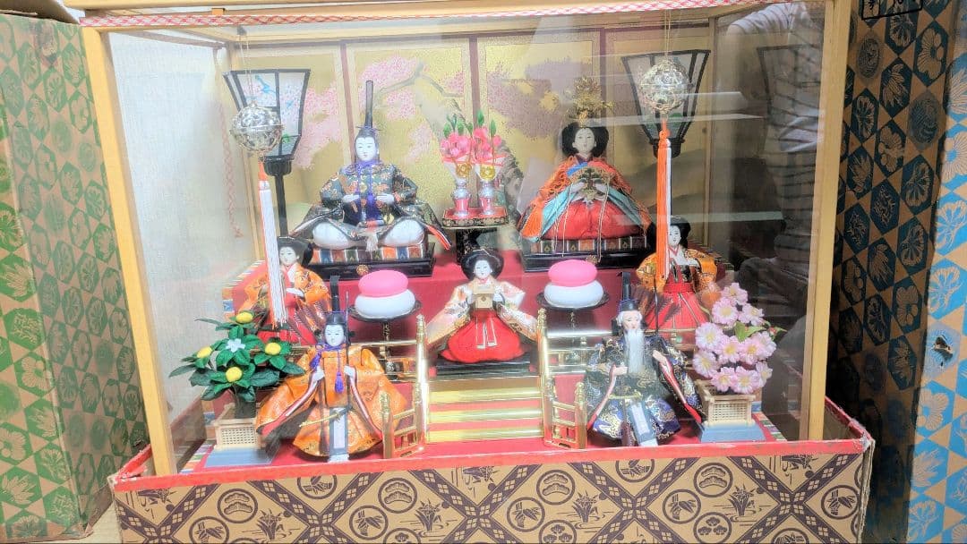 ひな人形(ケース入り)