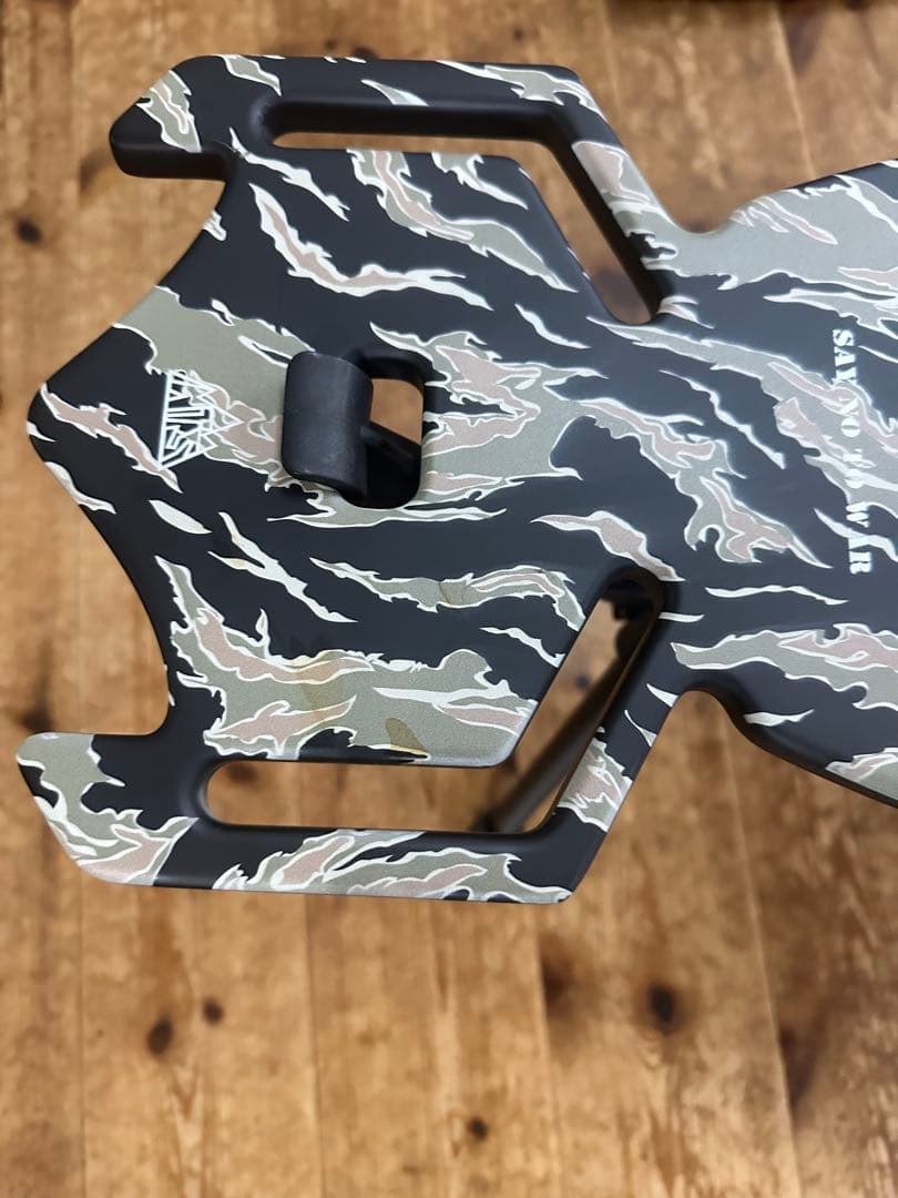 男前なサイドテーブルセット　ミサイルテーブル