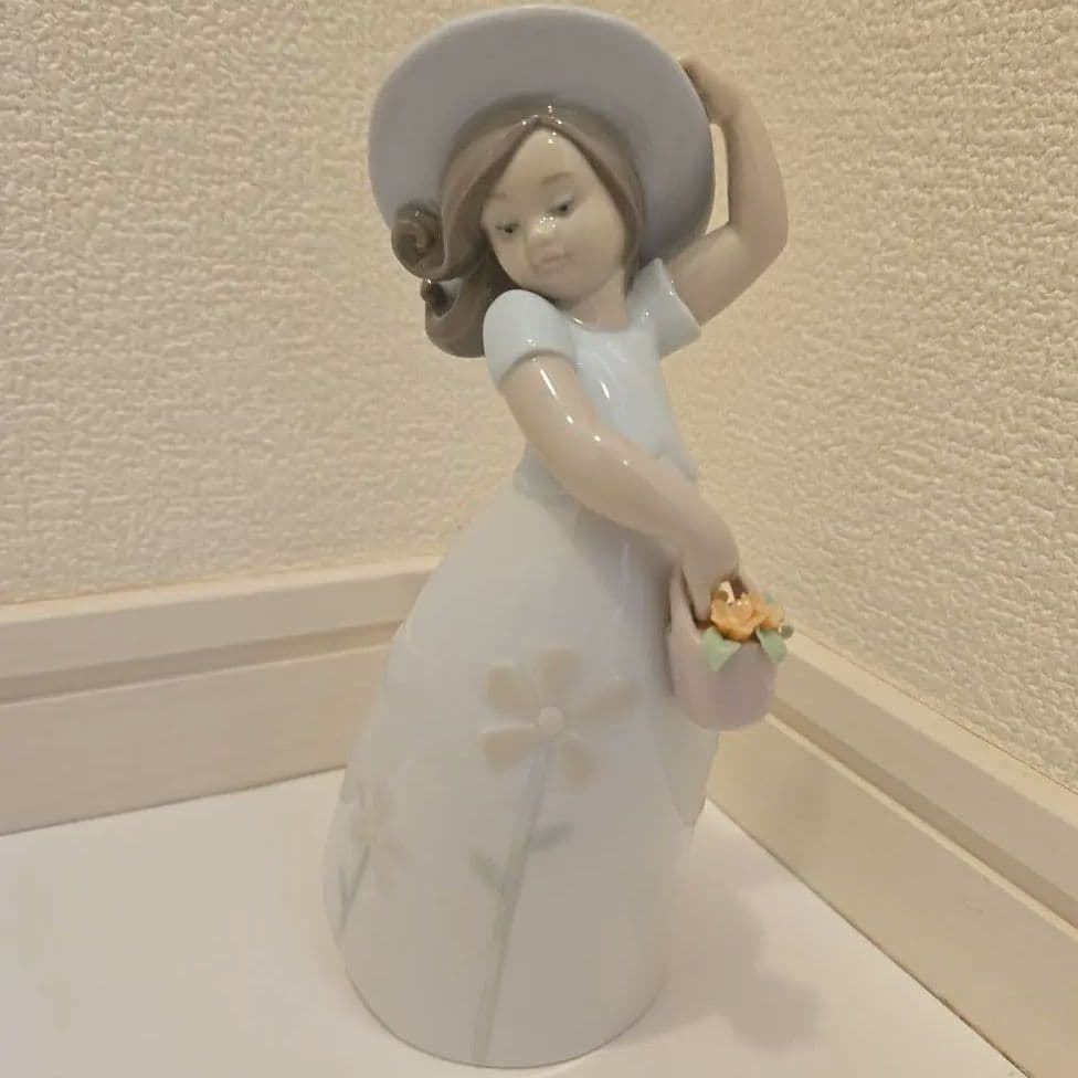リヤドロ　リトル・デイジー　フィギュリン　LLADRO　リトル