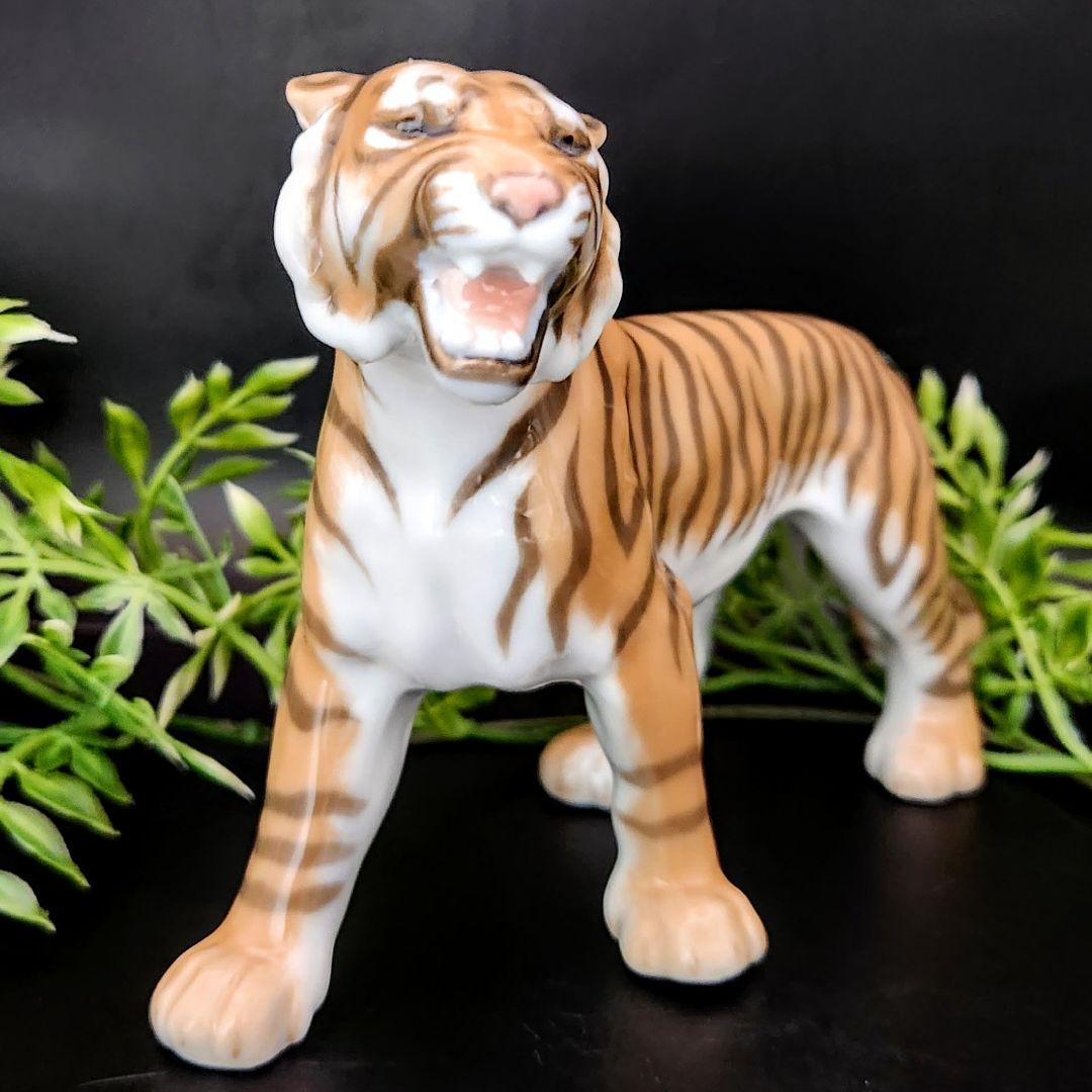 ロイヤルコペンハーゲン【美品】フィギュリン《虎》No.805 置物
