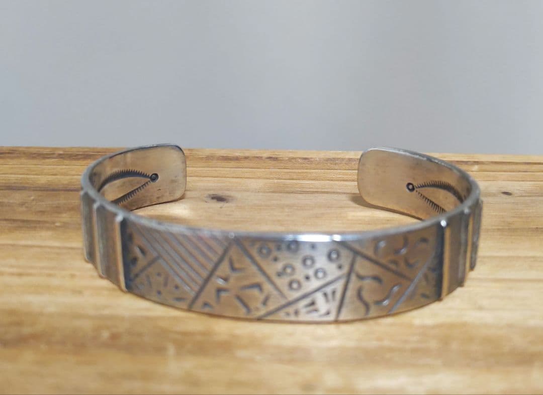 ナバホ族　マイケルローアンホース　バングル