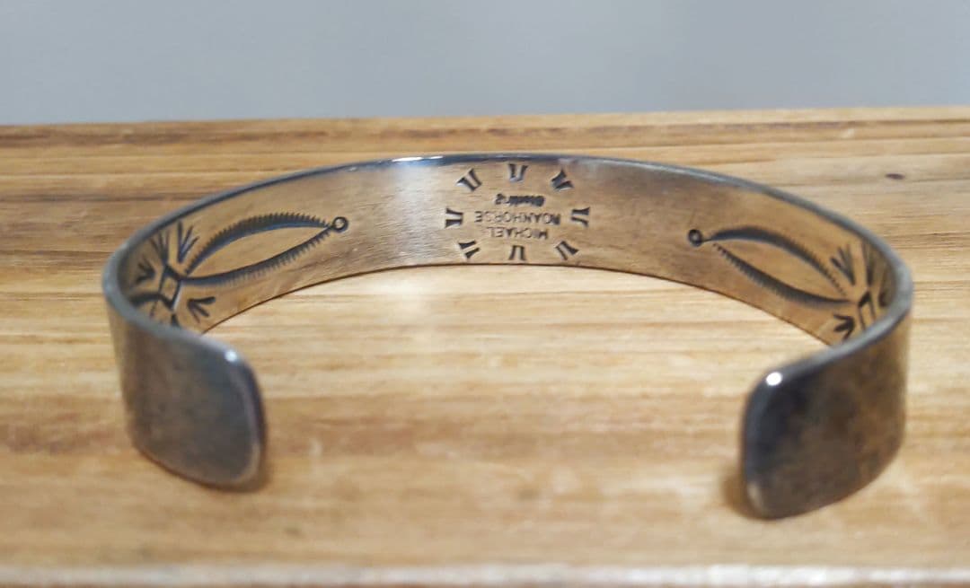 ナバホ族　マイケルローアンホース　バングル