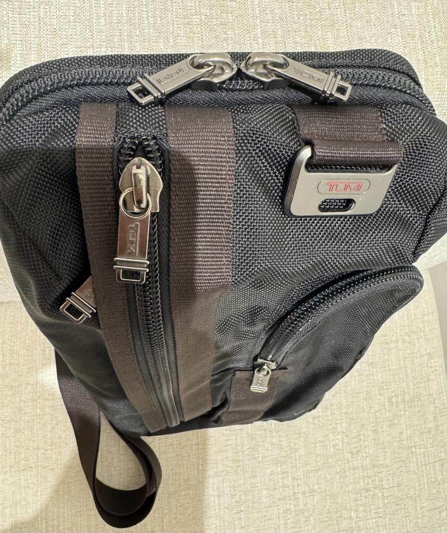 TUMI ボディバッグ アウロラ バリスティック ナイロン 69318HKO 黒