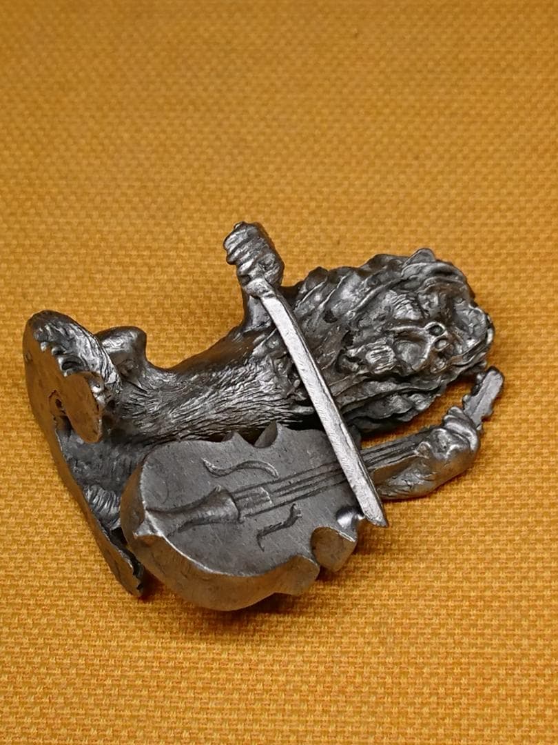 獅子　ライオン　金属　チェロ　置物　インテリア　工芸品　美術品　A3280