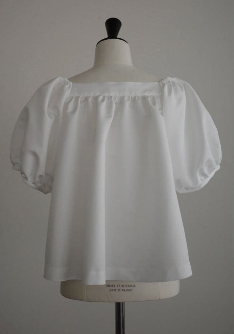 【OHGA】SQUARE PUFF ホワイト