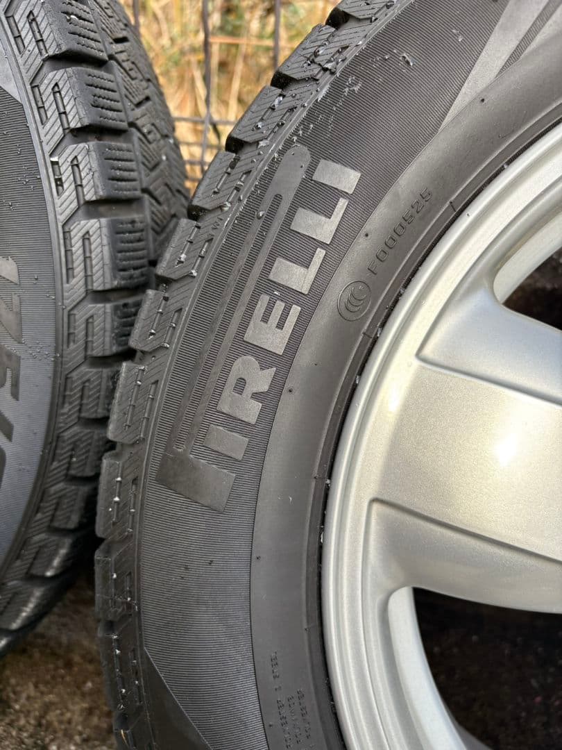 【専用です購入不可】Pirelli スタッドレス 165/65 R15