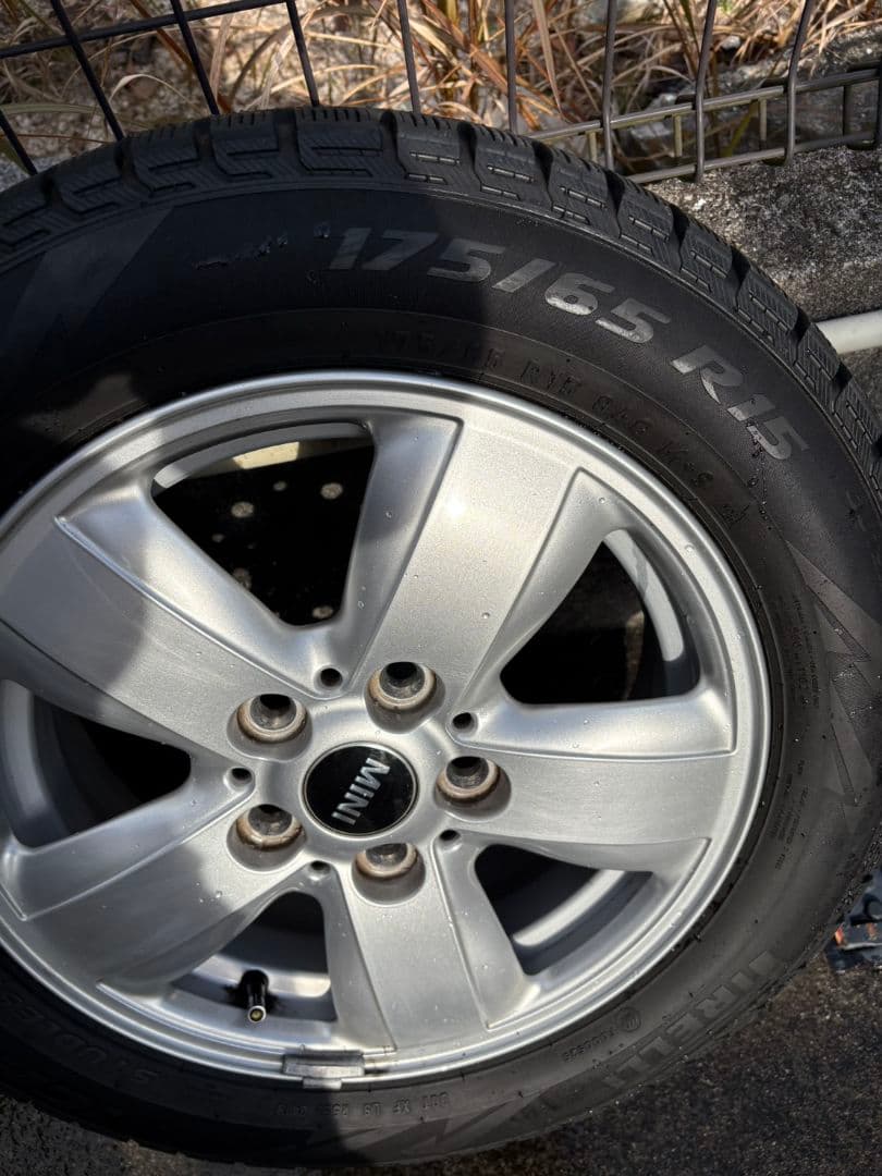 【専用です購入不可】Pirelli スタッドレス 165/65 R15