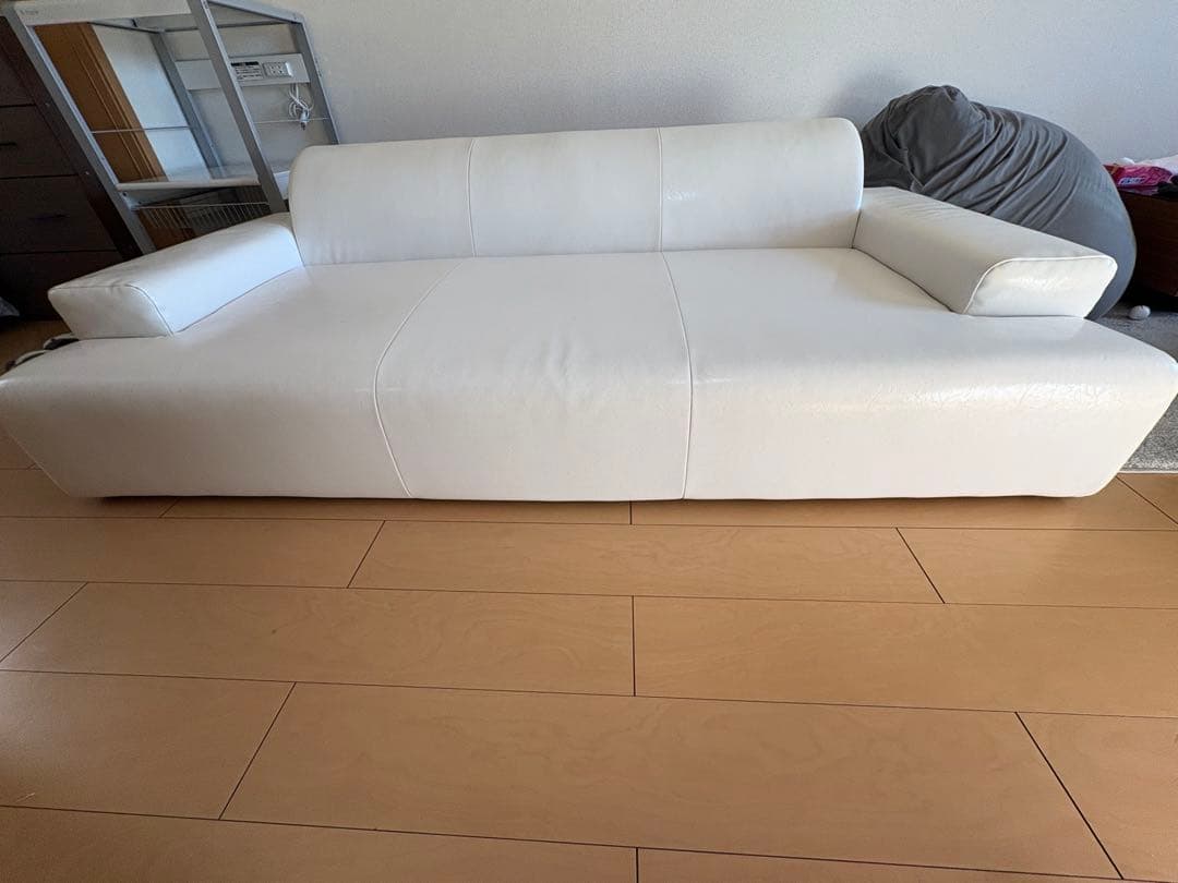 限界価格❗️ ホワイトモダン　3人掛け　ソファー　人工皮革　直接引き取り　値下げ可