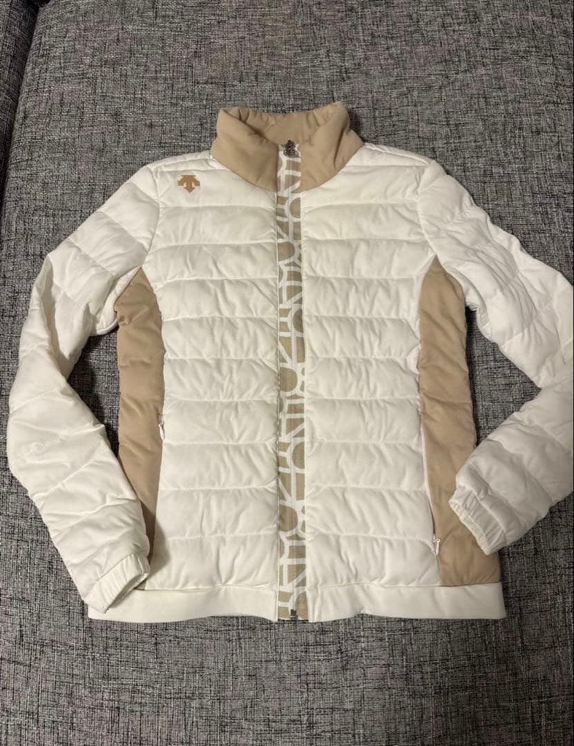 デサント　ゴルフ　ダウンベージュ ダウン　美品　S 未使用近く