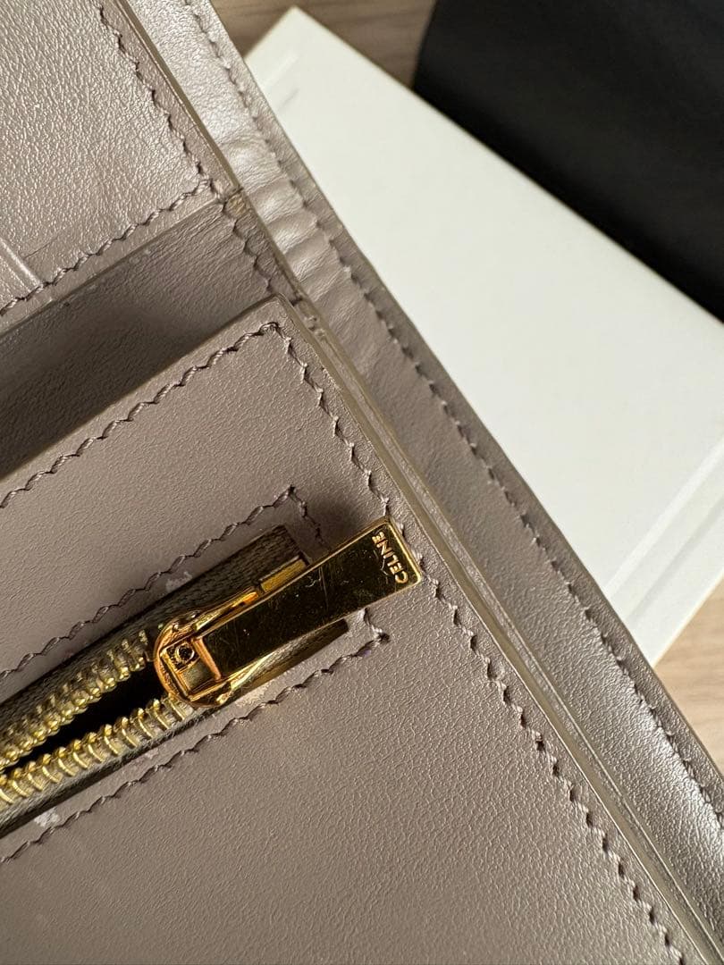 CELINE グレー 二つ折り財布 保存袋付き