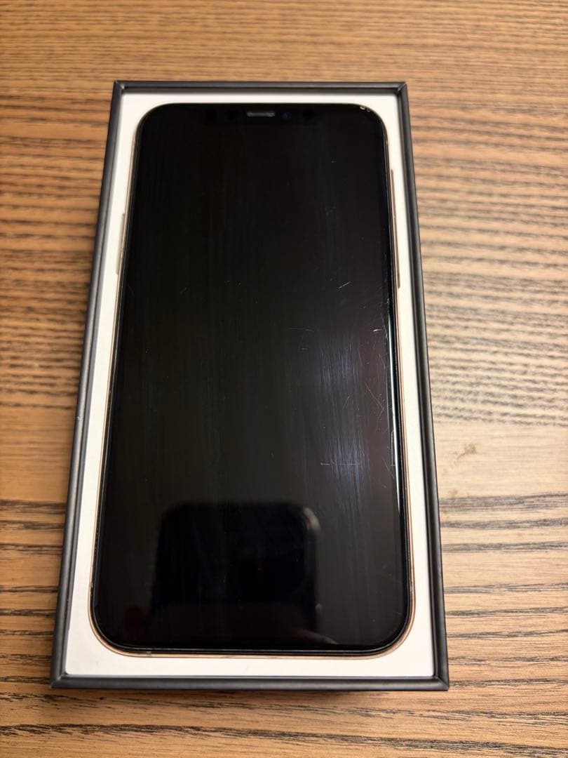 か*ん様 Apple iPhone 11 Pro ゴールド　64GB バッテリー