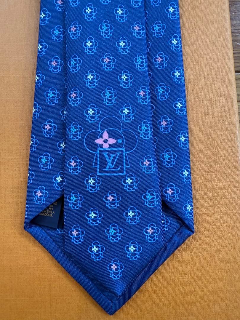 LOUIS VUITTON ルイヴィトン ネクタイ ヴィヴィエンヌ