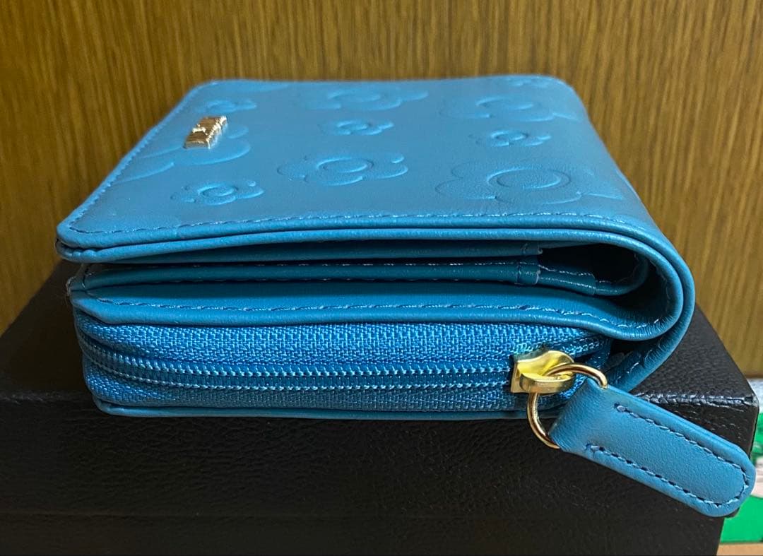 未使用マリークワント MARY QUANT デイジーエンボスフロート ウォレット