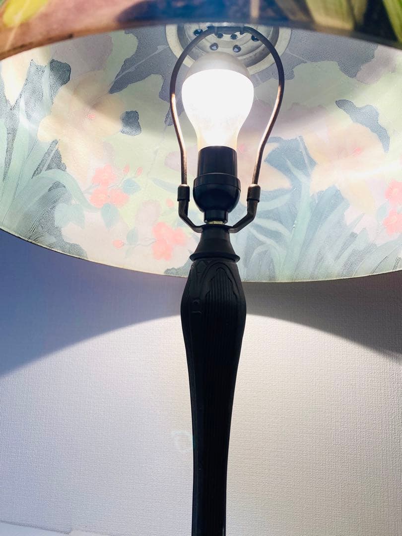 【 美品 】高さ58㎝ ティファニー風 葉・花柄 大型ガラスシェードランプ