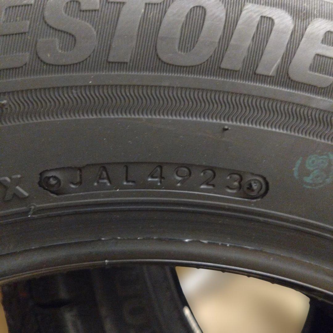 エ*メ様 スタッドレスタイヤ ブリジストン BRIZZAK VRX3