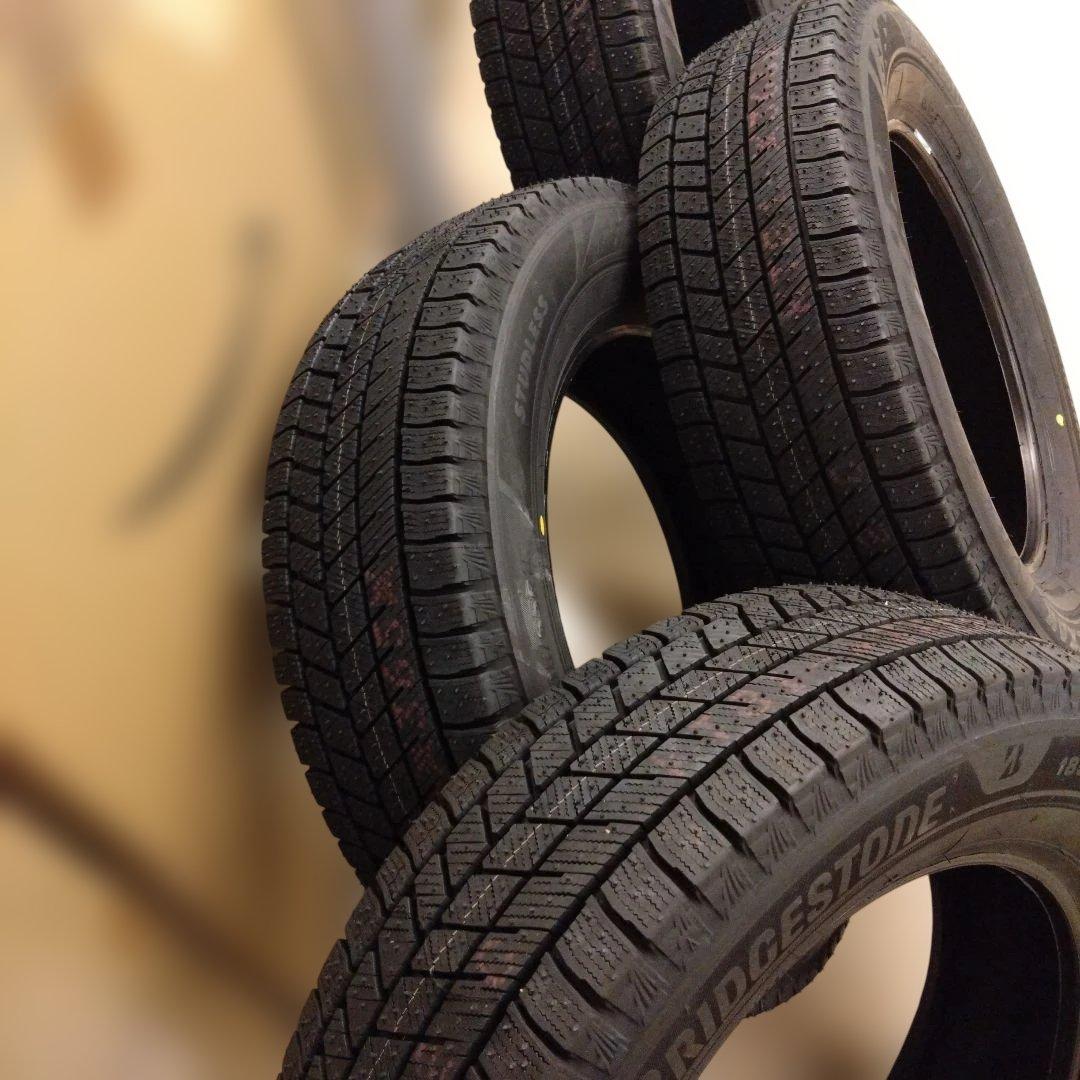 エ*メ様 スタッドレスタイヤ ブリジストン BRIZZAK VRX3