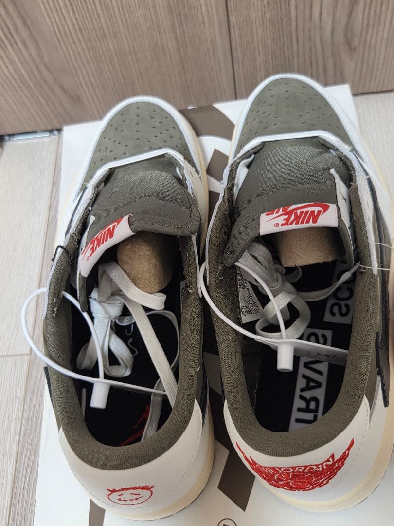 Travis Scott Air Jordan 1 Low リバースオリーブ