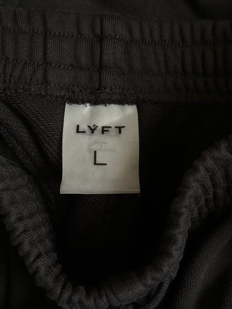 お*ち様 LYFT Ｌサイズ　上下セット　パーカー　ボトムス　ブラック　初期