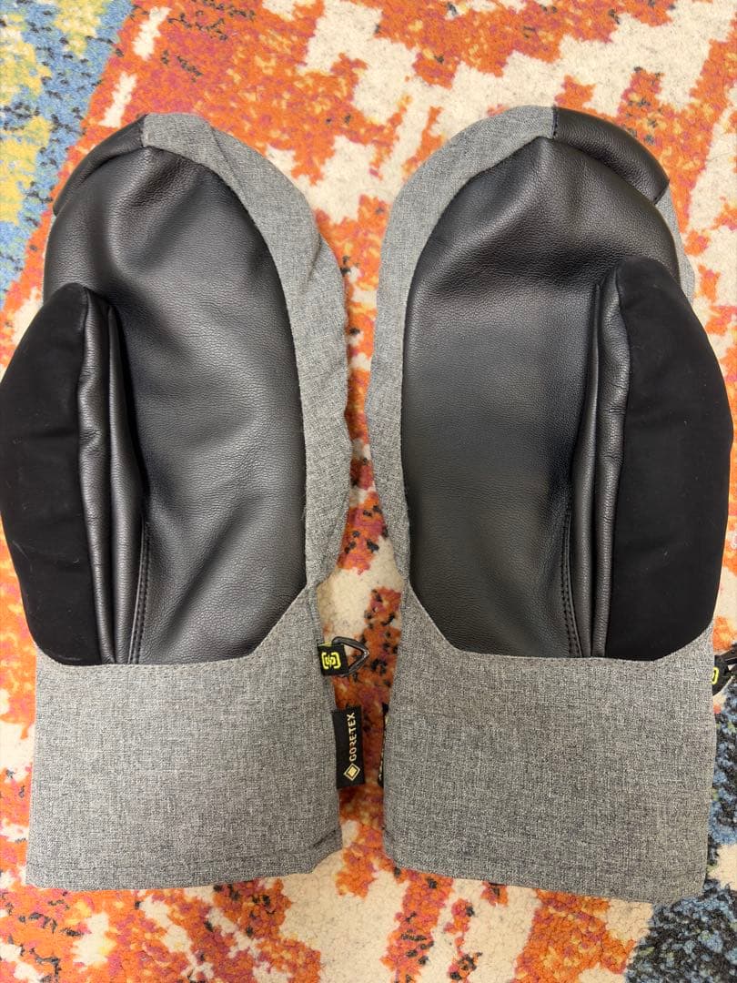 BURTON　ミトングローブ　グレー　M　ゴアテックス素材　インナーグローブ付き