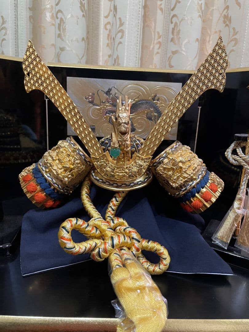 ミニ兜　翔剣兜　ミニ平飾り