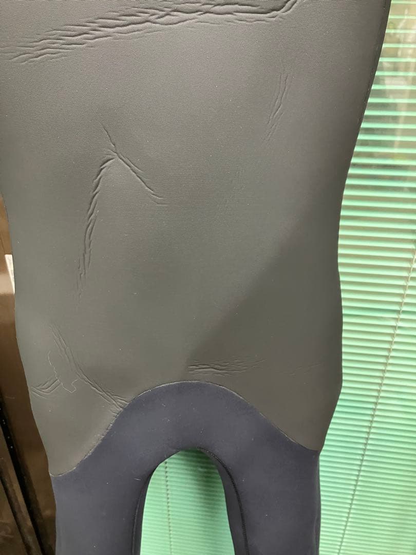 値下げ！激美品ＶＩＥＷ 4mmX3mm Ｌサイズ 起毛セミドライフルスーツ