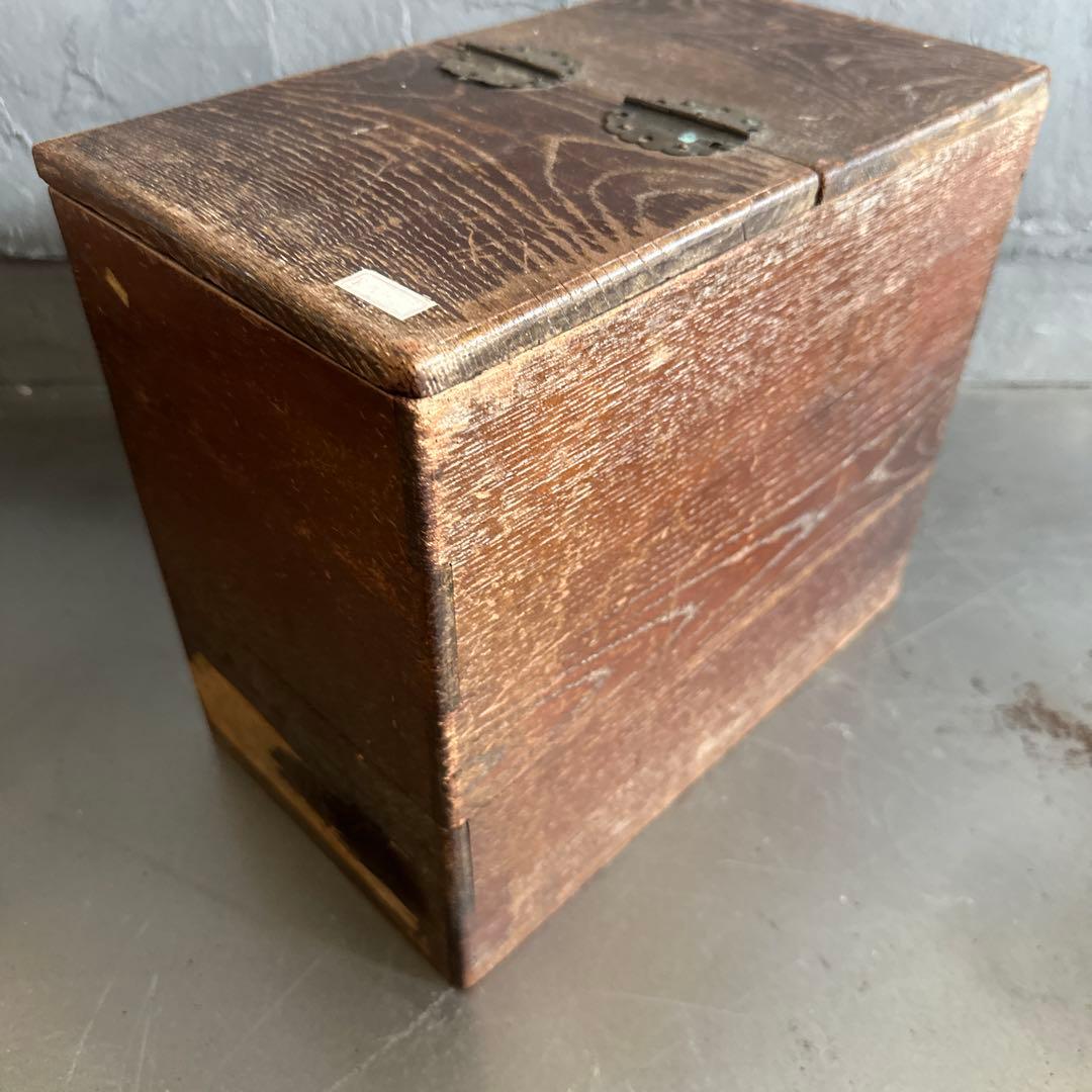 とても味のある裁縫箱ヴィンテージ　木製箪笥 収納に！