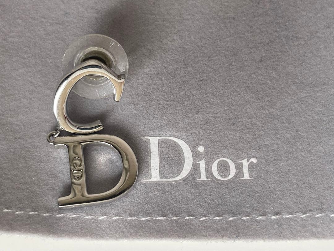 【極美品】Christian DIOR Dロゴスタッドピアス　シルバー　両耳