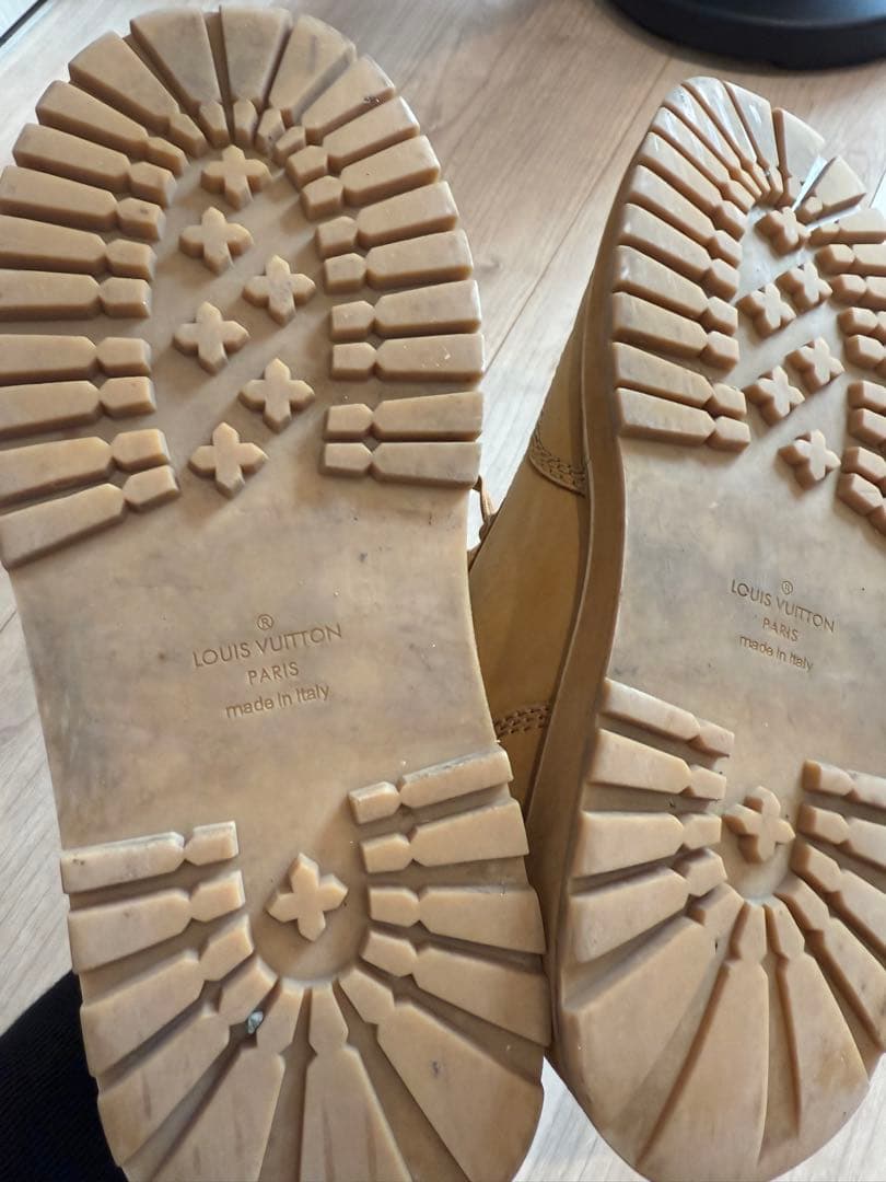 vuittonコラボスニーカー