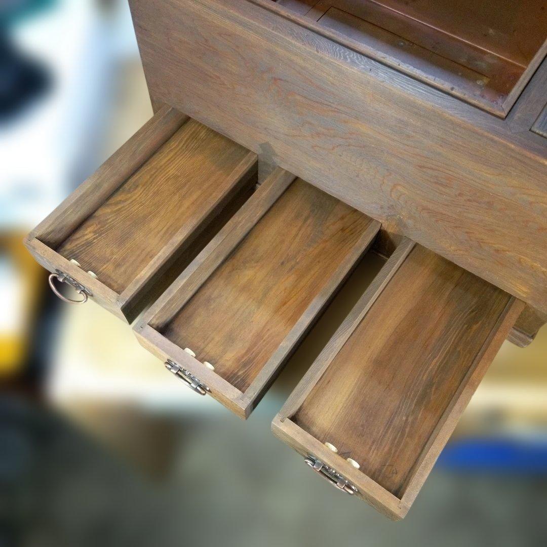 木製の長火鉢　インテリア　オブジェ　ディスプレイ　置物　工芸品　レア　希少