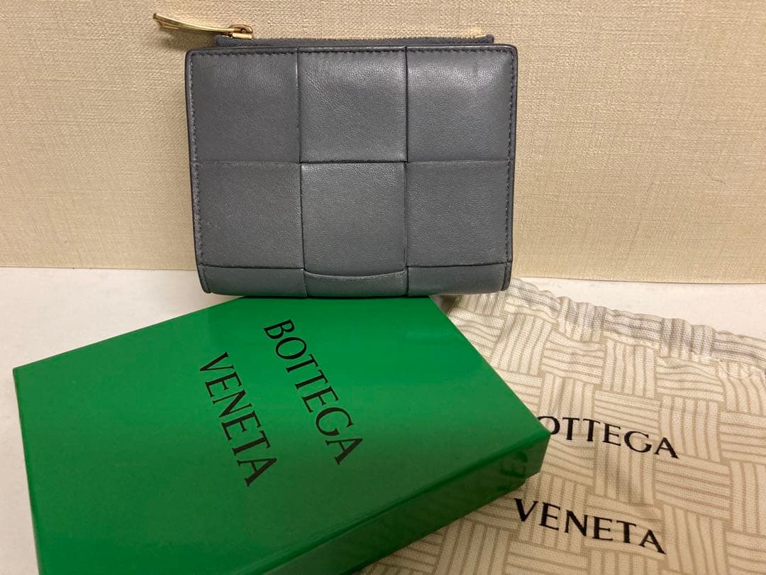 現行/RFID ボッテガヴェネタ カセットスモール 二つ折り財布 グレー