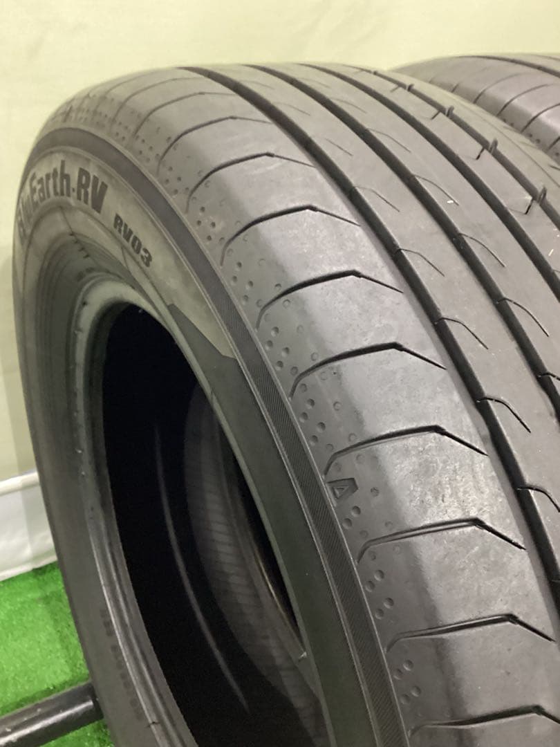 T1879[送料無料]ヨコハマBLUEarthRV RV03 215/65R16