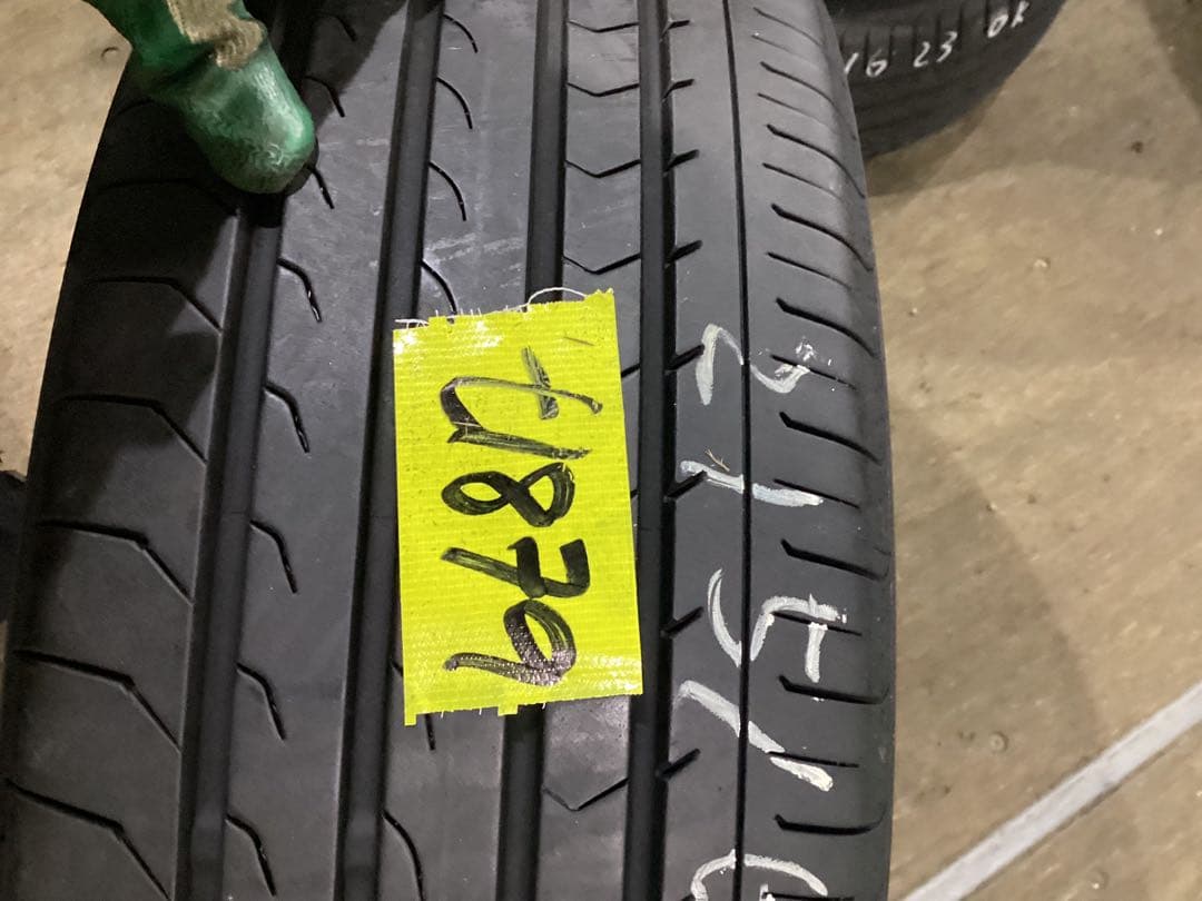 T1879[送料無料]ヨコハマBLUEarthRV RV03 215/65R16