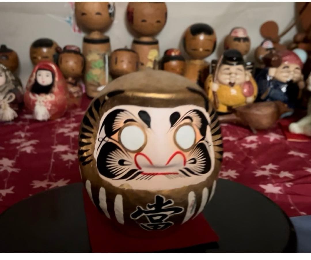 【縁起物】　金色のだるま